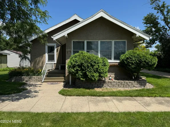 15 7th Ave SW, Watertown, SD 57201