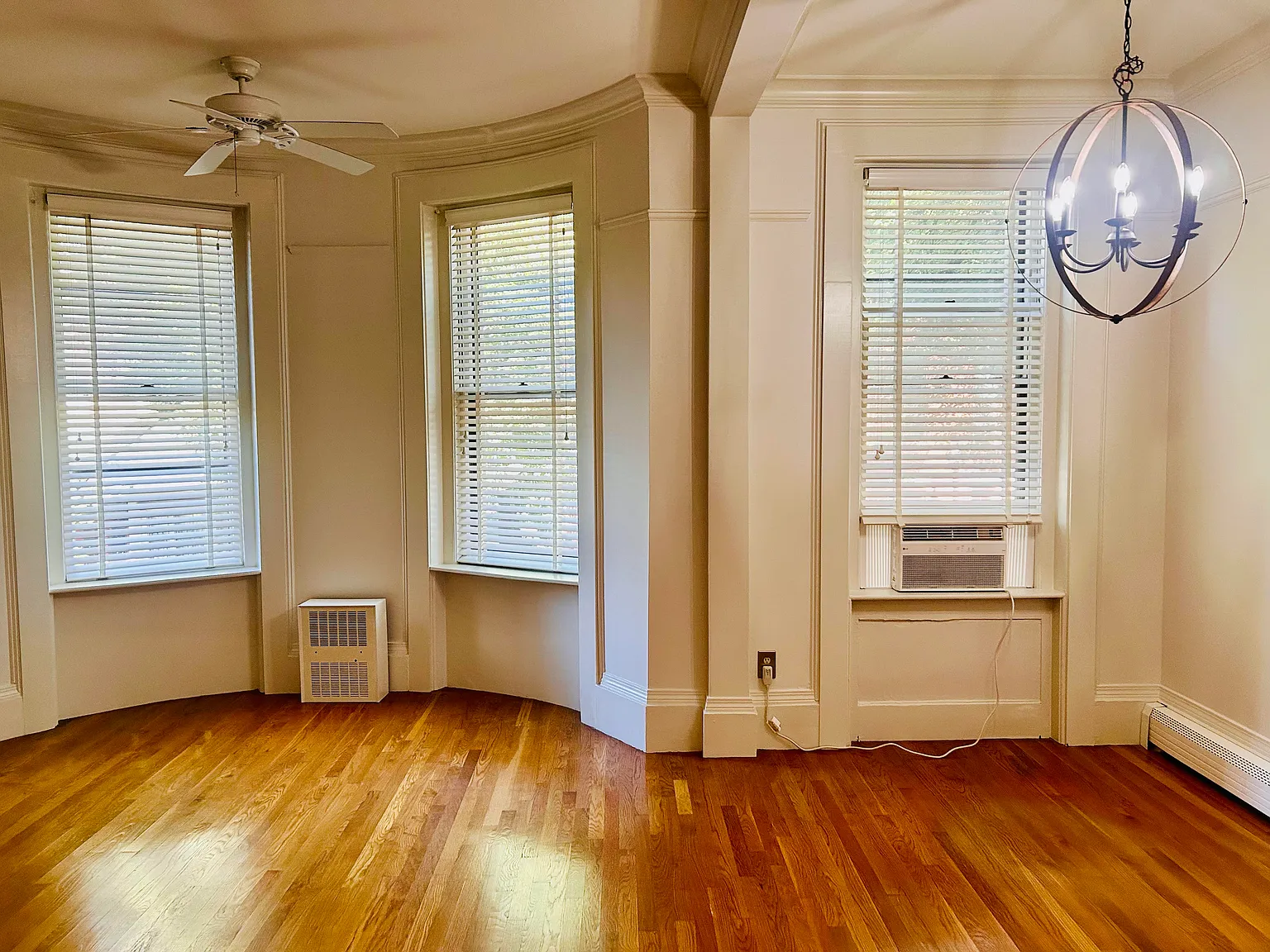 1 bed, 670 sqft, $3,300 — Photo 2