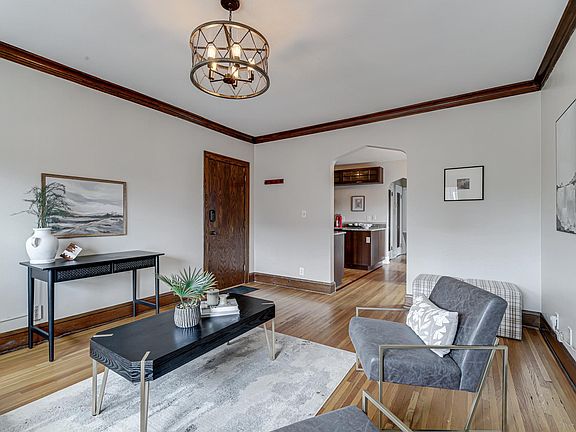 4th image of 1824 Elliot Ave APT 207