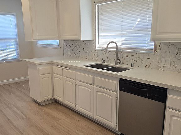 2nd image of 20533 Stagg St