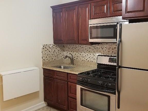 2nd image of 690 10th Ave APT 2S