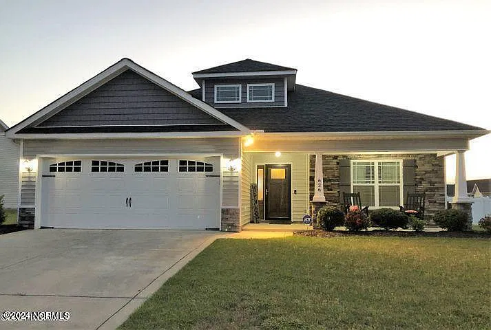 3 bed, 2.0 bath, $2,000 — Photo 2