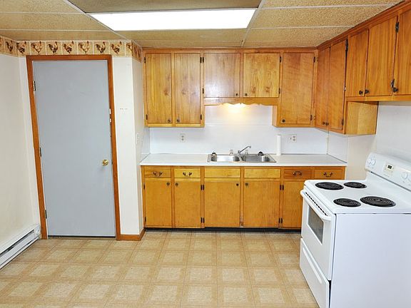 Kitchen 11'1" X 14'5"