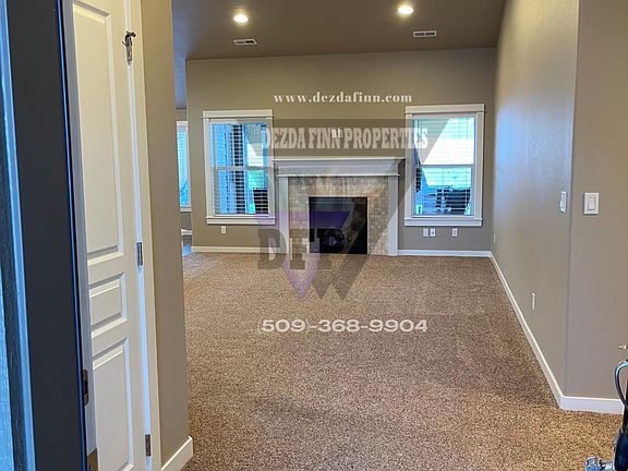 5th image of 711 W Birchbend Dr