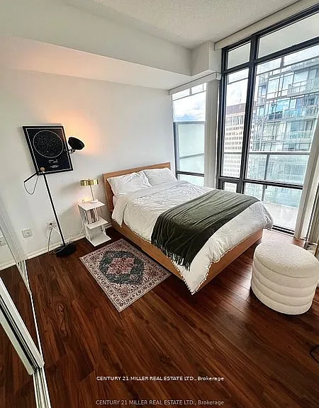 38 Grenville St #3010 — Photo 16