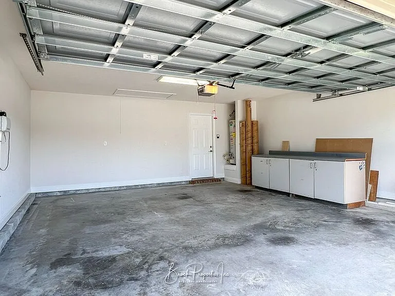 2080 Stennis Dr — Photo 42