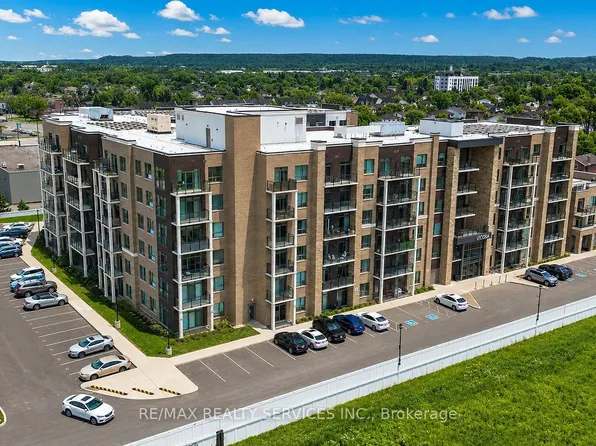 5055 Greenlane Rd #136, Lincoln, ON L3J 2J3