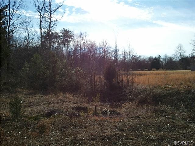 2nd image of 163 Fox Glove Ln