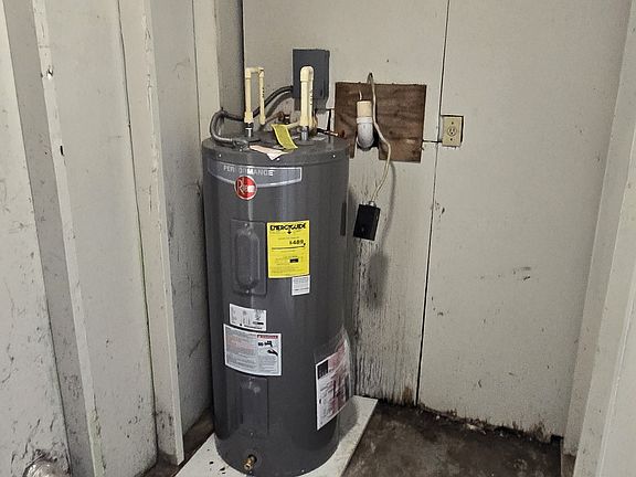 3rd image of 5001 W 22nd St