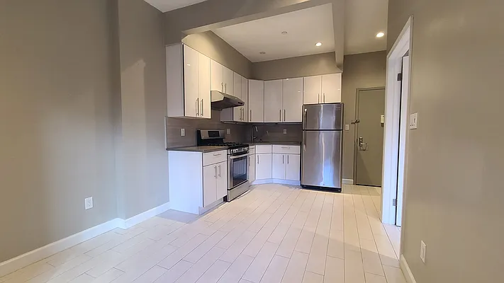 Rented by Matthew Gros-Werter, LREB  | media 22