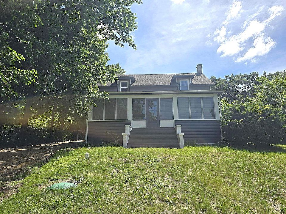 1st image of 2467 S Riverside Dr