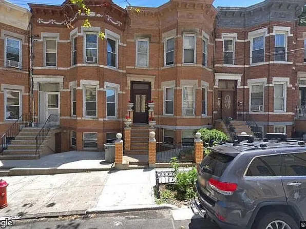 6046 Bleecker St, Ridgewood, NY 11385