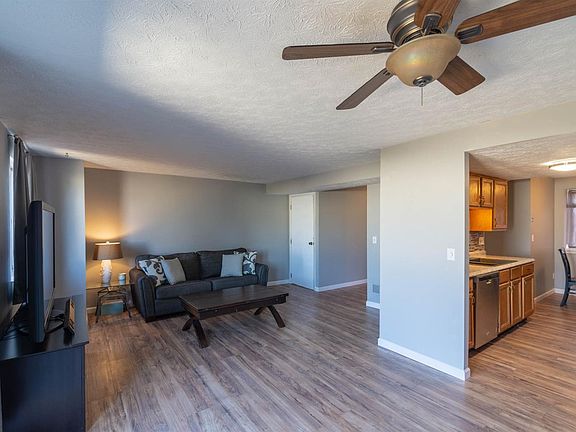 2nd image of 7569 Chateau Ct #258