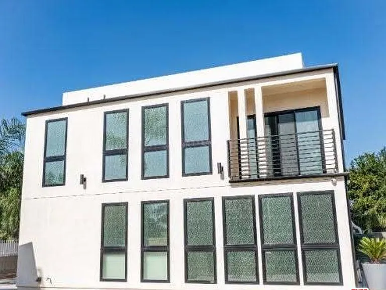 9904 Laurel Canyon Blvd — Photo 19