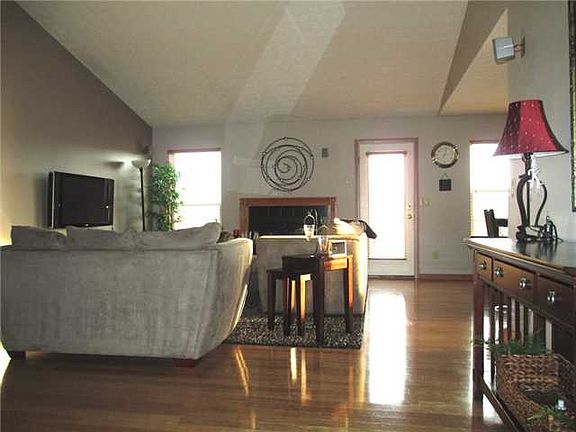 4th image of 7514 Totten Springs Dr