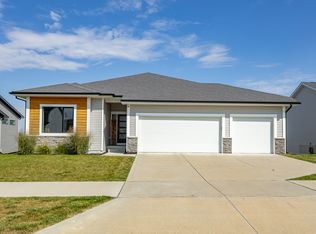1929 Southbridge Dr, Adel, IA 50003