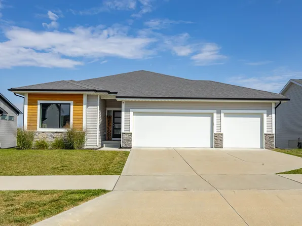 1929 Southbridge Dr, Adel, IA 50003