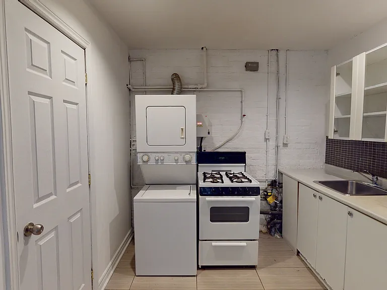 21 Rusholme Park Cres #BASEMENT — Photo 14