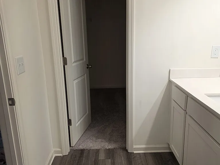 110 Saginaw Ct — Photo 9