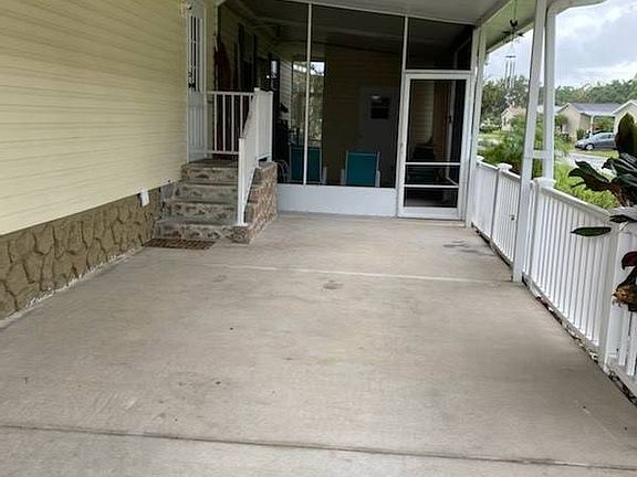 2nd image of 3200 Carpenter Ln