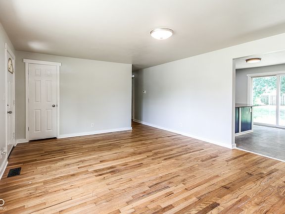 3rd image of 1219 Franklin St