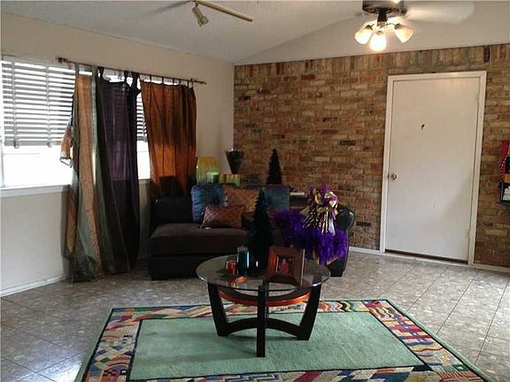 2nd image of 2621 Cupid St