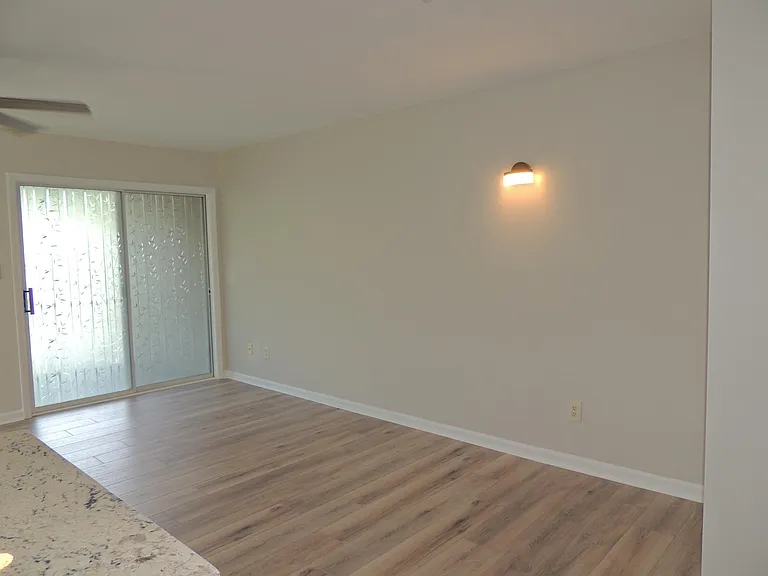 925 Fairwood Lakes Ln #25-A — Photo 10