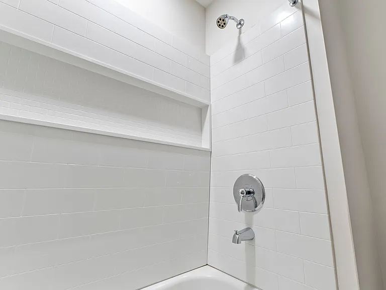 Altamont Apartments Limited-Time Special! First Month FREE with Approved Application! — Photo 41