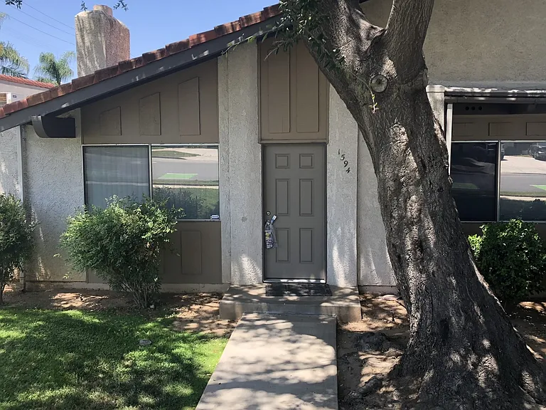 1594 Christopher Ln — Photo 1