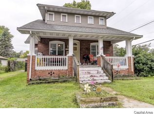 2161 E Grandview Ave, Grandview, IL 62702