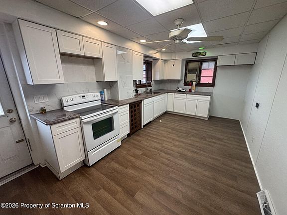 4th image of 209 S Main Ave