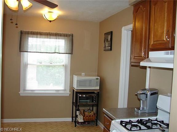 5th image of 3330 Heresford Dr