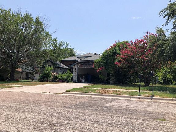 2nd image of 112 Nelson Dr