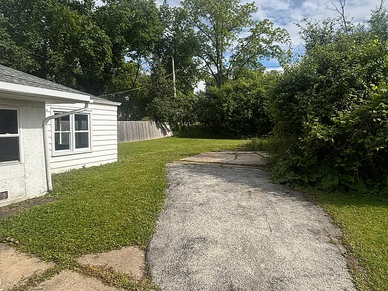 2113 Hawthorne Rd — Photo 13
