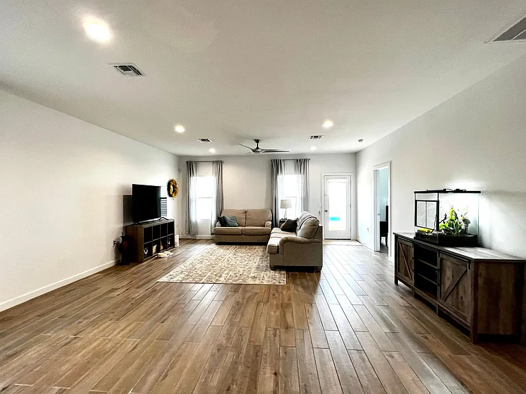 11104 S Weismann Dr — Photo 19