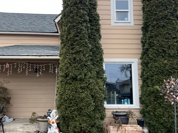 208 E Naches Ave, Moxee, WA 98936