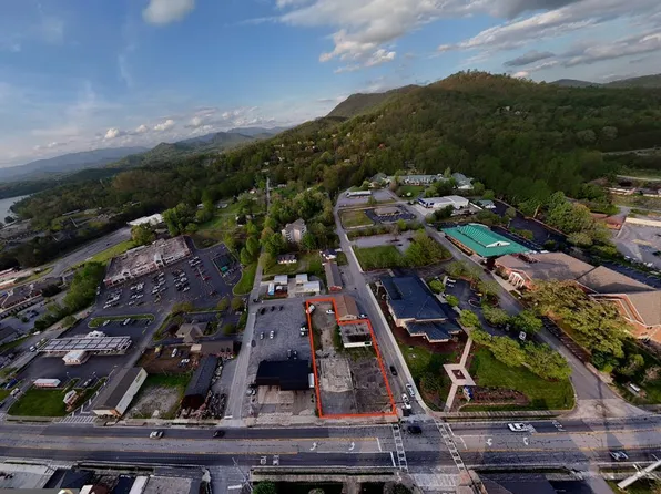 81 River St, Hiawassee, GA 30546