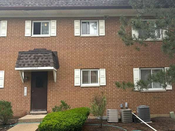 1004 Grove Dr APT 2B, Mount Prospect, IL 60056