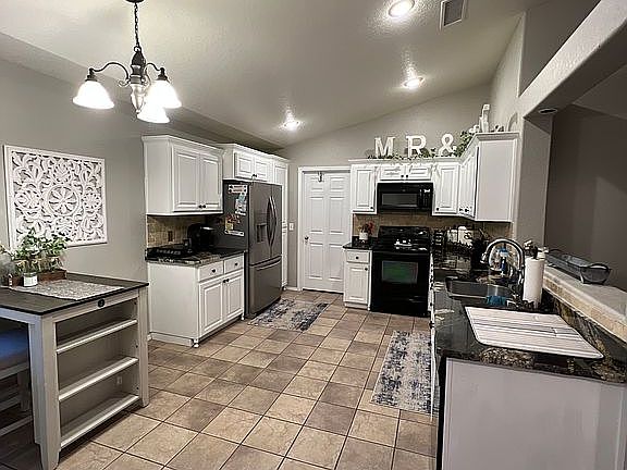 5th image of 1212 Pheasant Run Ave