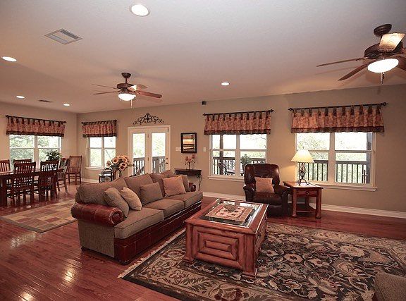 5th image of 742 Moss Rose Ln