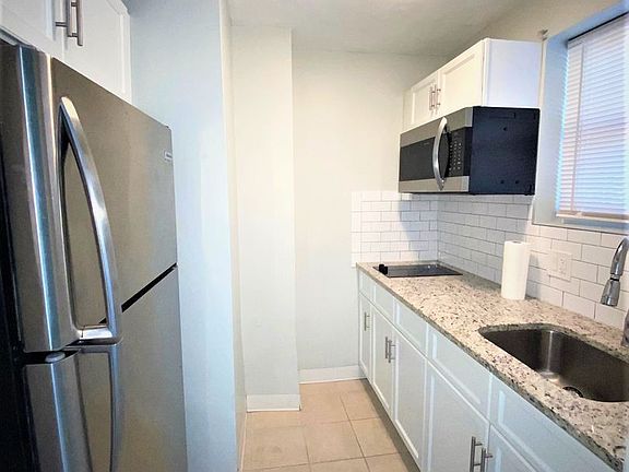 5th image of 298-300 Meridian St #298-2