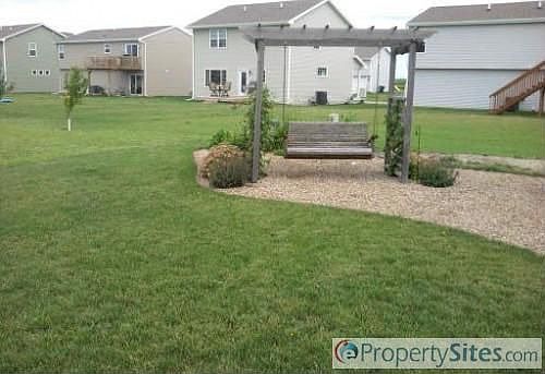 3rd image of 206 Walnut Dr NW