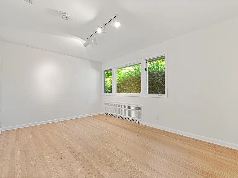 65 Bailey Rd — Photo 13