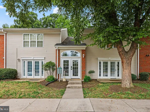 15550 Horseshoe Ln, Woodbridge, VA 22191