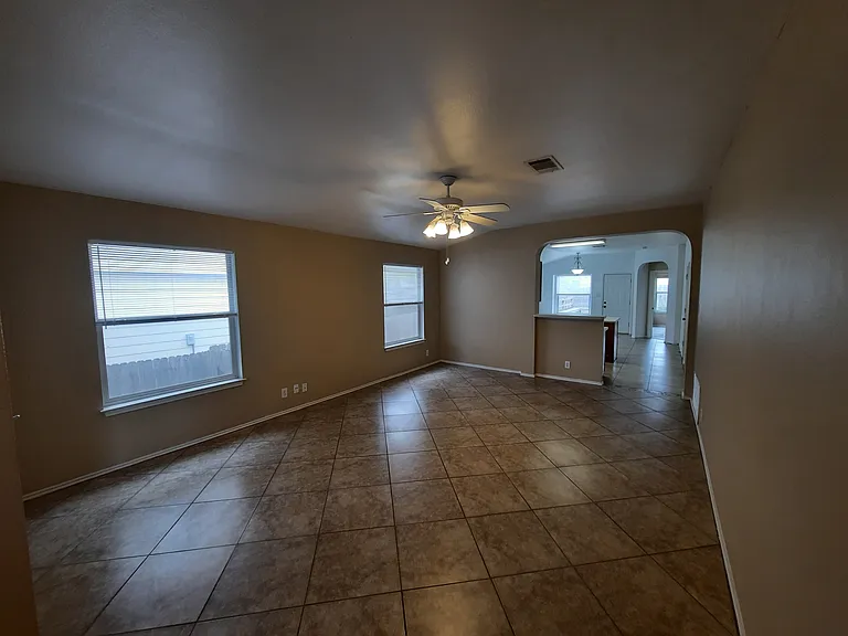 1335 Cougar Country — Photo 12