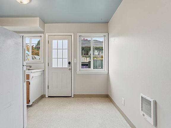 3rd image of 1501-1517 SE Oak St #1505