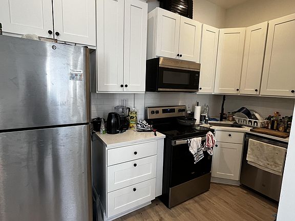 2nd image of 1289 Chapel St #2838095