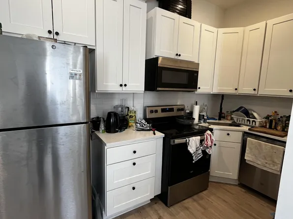 1289 Chapel St, New Haven, CT 06511