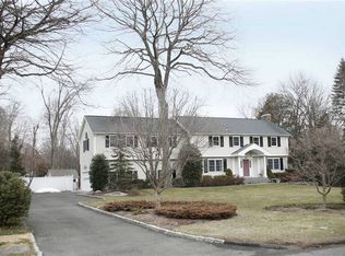 83 Putnam Rd, New Canaan, CT 06840
