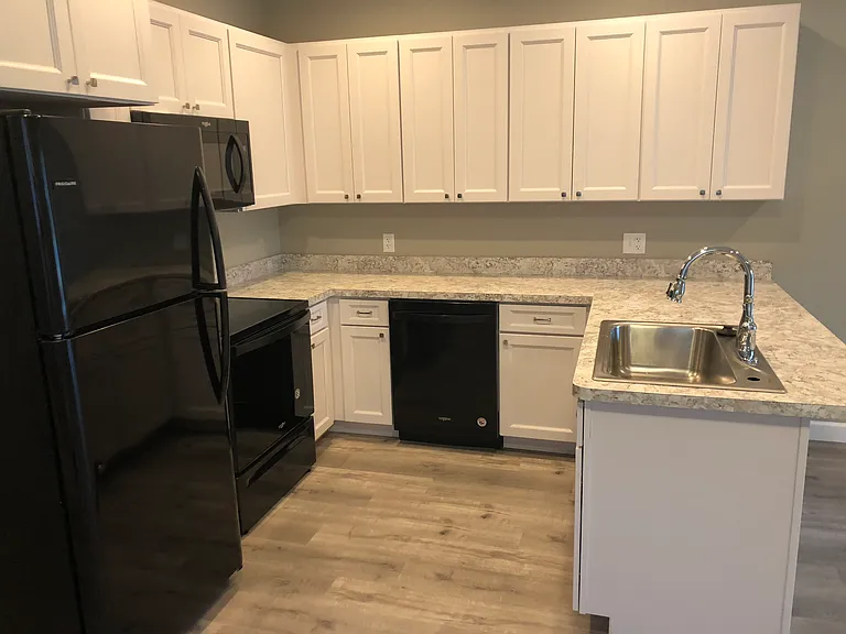 628 Davis St — Photo 3